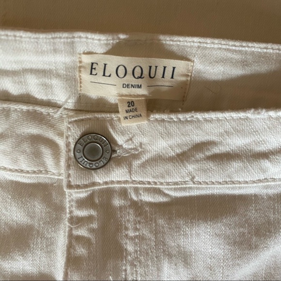NWT Relaxed Straight Leg White Jean with Slit - Picture 3 of 3